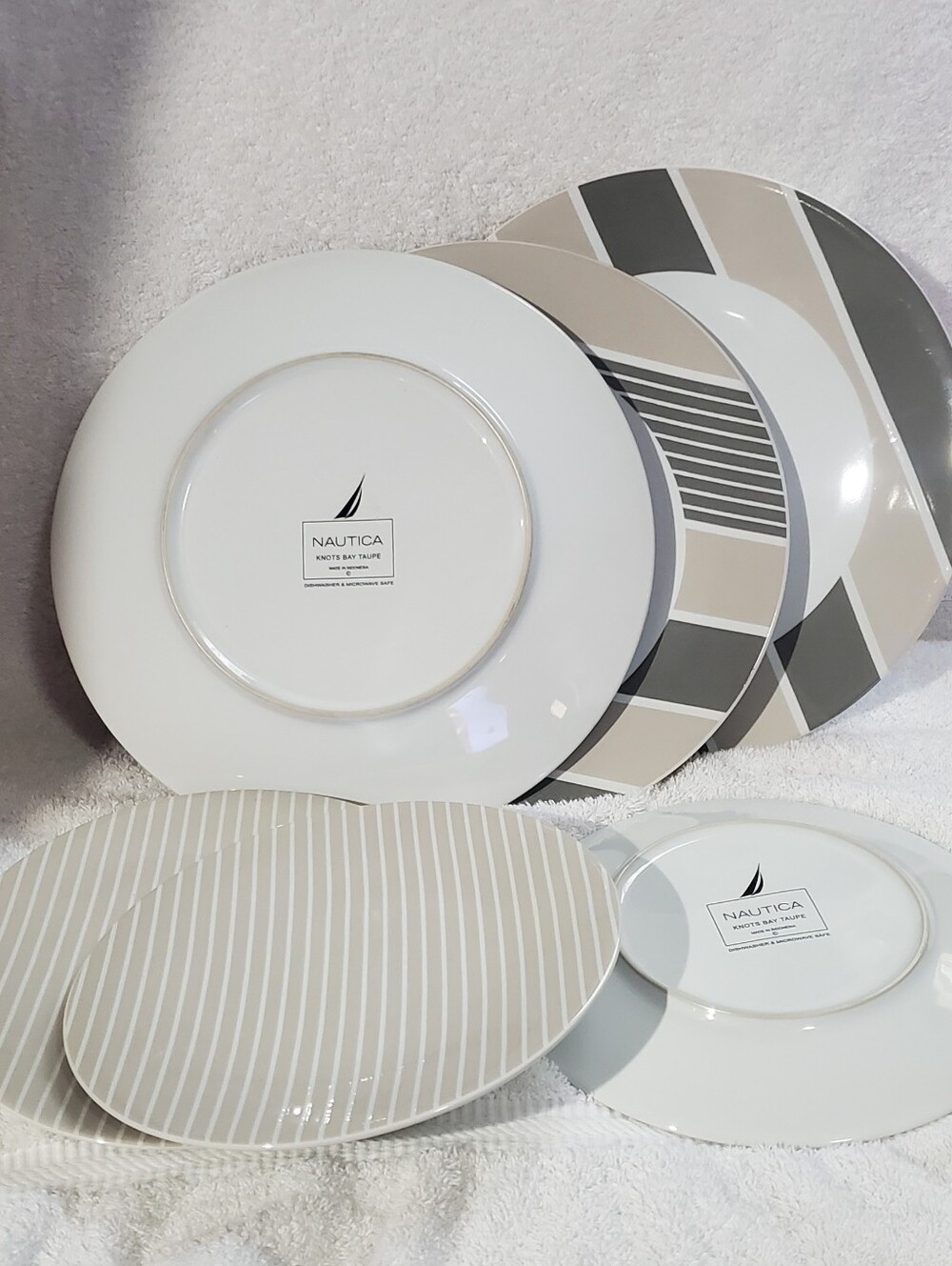 Nautica Neutral Stripe and Geometric Dinner Plate 5 Piece Set